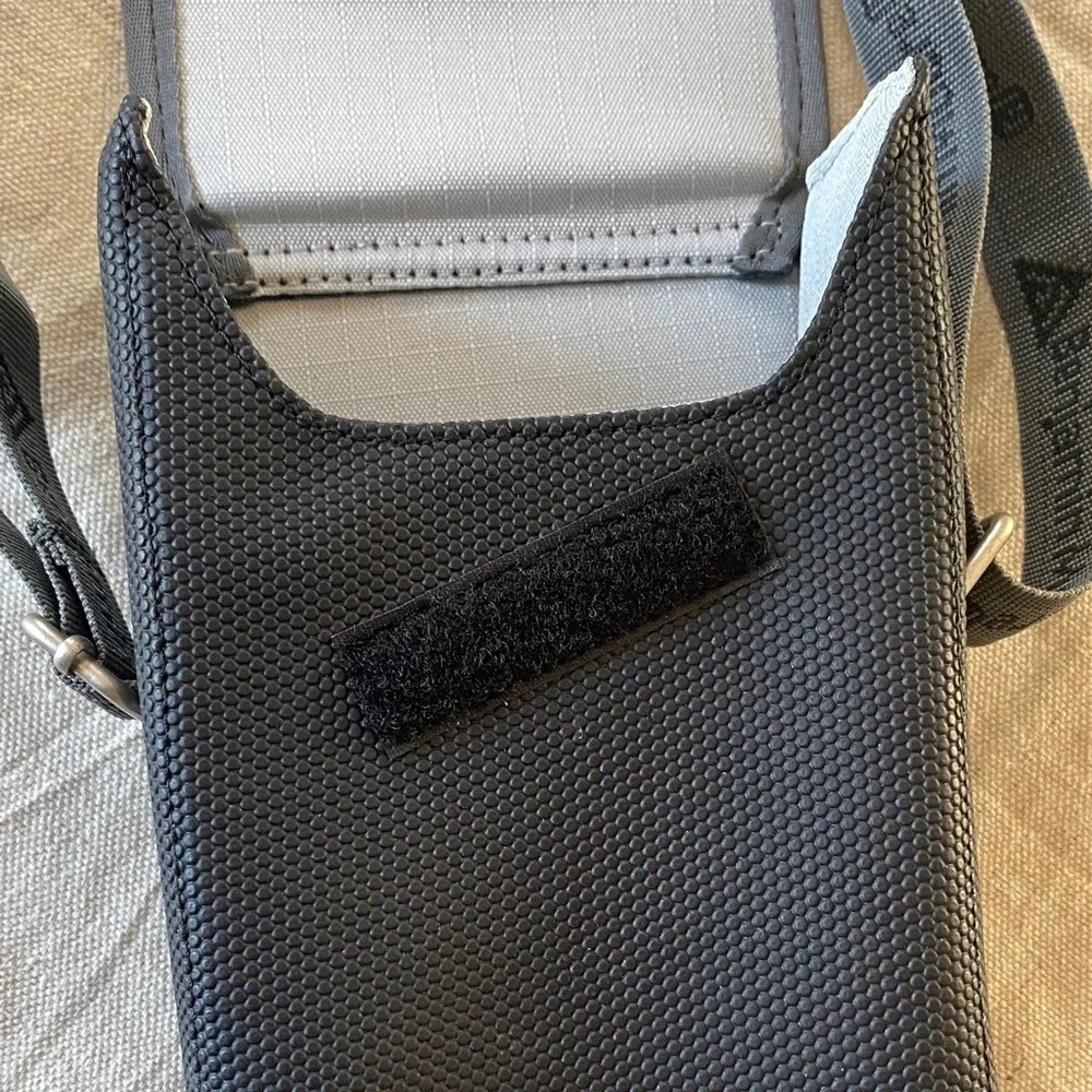 Benjamin Moore Paint Sample Carrying Case – Excellent Condition